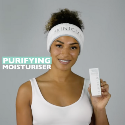 Video showing application of Purifying Day Moisturiser 